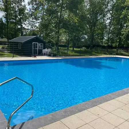 Vrijstaande Recreatiebungalow Met Slaapvide