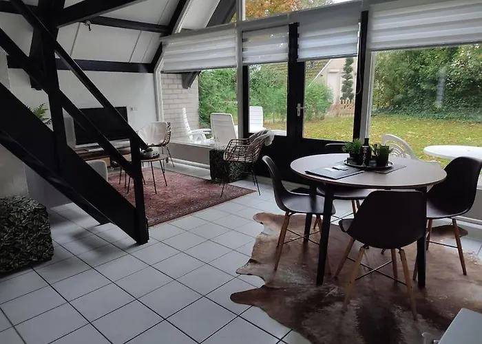 Vrijstaande Recreatiebungalow Met Slaapvide