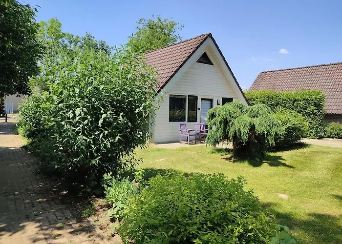 Vrijstaande Recreatiebungalow Met Slaapvide Posterholt