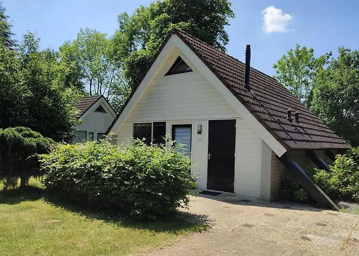 Vrijstaande Recreatiebungalow Met Slaapvide Posterholt