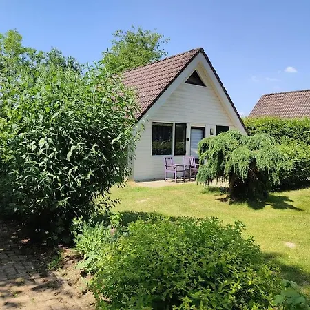 Vrijstaande Recreatiebungalow Met Slaapvide Posterholt